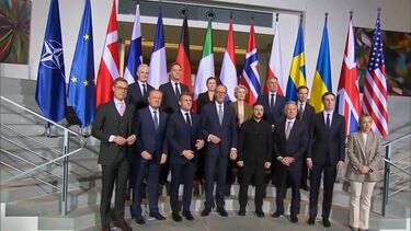 Zelensky junta-se aos líderes europeus em Berlim para discutir propostas de paz para a Ucrânia   