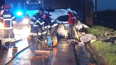 Um morto e dois feridos em colisão de carro com trator em Almeirim