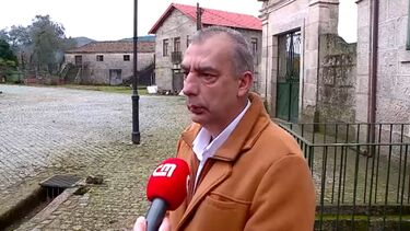 "Ouve-se um estrondo, ficaram todos debaixo dos escombros"