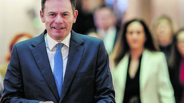 Montenegro contradiz despacho da Procuradoria e nega que Grupo Super Bock e Cotesi sejam clientes da Spinumviva