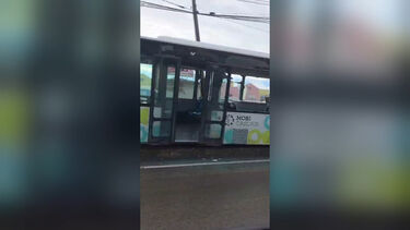 Autocarro despista-se em Cascais. Condutor sofreu ferimentos