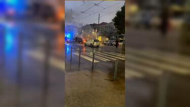 Carro arde junto à esquadra da PSP de Alcântara