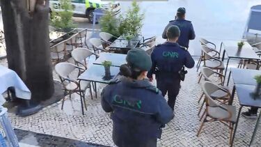 Operação de Natal feita em Sintra pela GNR para alertar a população devido ao aglumerado de visitantes