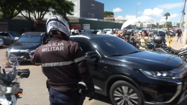 Bolsonaro sai da prisão com autorização judicial para cirurgia