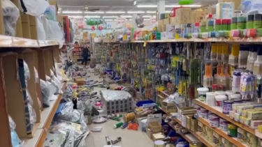 Imagens de videovigilância captam momento em que sismo foi sentido em loja em Taiwan 