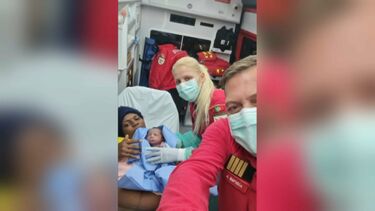 "Tinha o cordão umbilical enrolado ao pescoço": comandante sobre bebé que nasceu em ambulância na noite da consoada