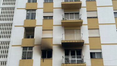 Homem ferido com gravidade em incêndio em apartamento em Loulé