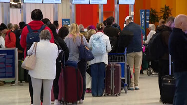 Voos cancelados e atrasados: Tempestades de inverno causam caos nos aeroportos norte-americanos