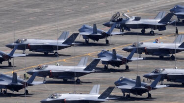 EUA enviam mais caças e drones para as Caraíbas num momento em que aumenta tensão com a Venezuela