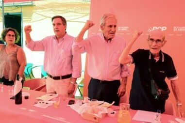 Manuel Pedro, à direita de Jerónimo de Sousa