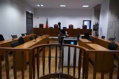 Emoçoes fortes no arranque do julgamento de Fernando Silva