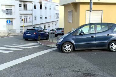 Seis feridos em incêndio em prédio na Amadora. Um bombeiro entre as vítimas
