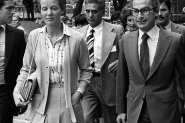 Sá Carneiro e Snu Abecassis surgem juntos numa fotografia a preto e branco