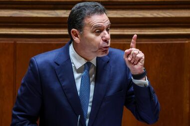 Luís Montenegro durante debate quinzenal