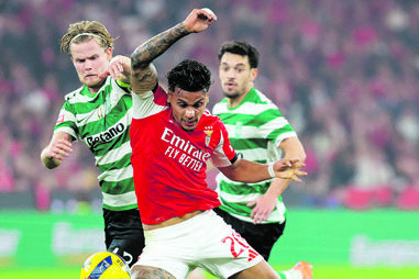 Hjulmand e Richard Ríos em duelo