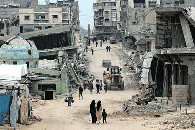 Palestinianos tentam regressar às suas casas