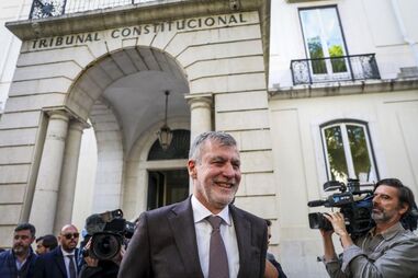 Gouveia e Melo recusa responder a Carneiro e diz que não suspende agenda em dia de greve geral