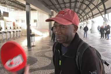 “Já não haverá mais nenhum”: passageiros aguardam pela chegada do barco em dia de greve geral no Barreiro  