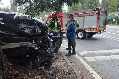 Homem de 62 anos ferido em despiste aparatoso em Barcelos