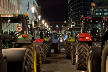 Centenas de tratores e milhares de agricultores já tinham bloqueado Bruxelas
