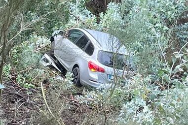 Homem fica ferido em despiste de carro em Arouca