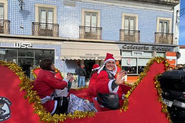 Grupo Motard São Rafael das Caldas fez o tradicional passeio de pais Natal pela cidade