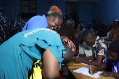 Várias crianças raptadas na Nigéria reencontraram-se com as famílias antes do Natal  