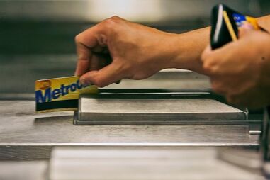 Nova Iorque substitui o MetroCard por sistema de pagamento por aproximação