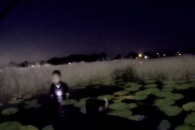 Menino autista resgatado de lago na Florida na noite de Natal  