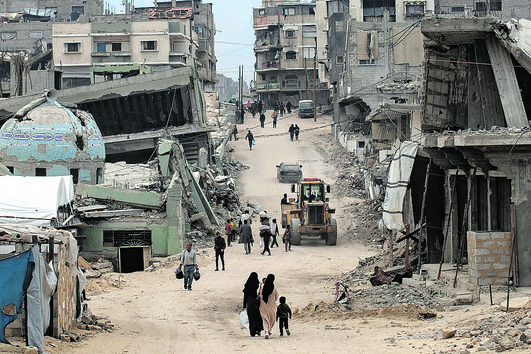 Palestinianos tentam regressar às suas casas