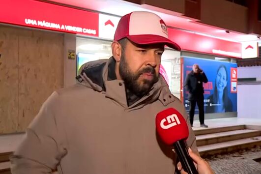 "Foi uma vingança": gerente explica porque ex-colaborador investiu carro contra montra na Costa de Caparica