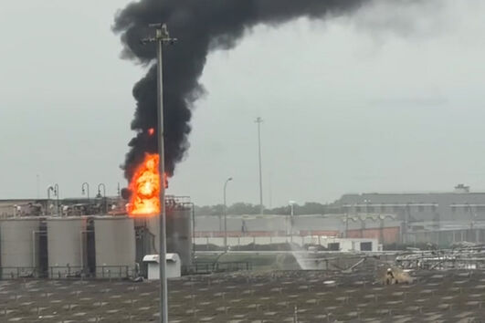 Incêndio deflagra na Petrogal em Leça da Palmeira