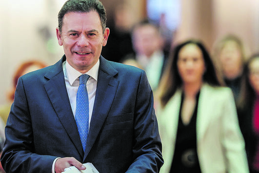 Montenegro contradiz despacho da Procuradoria e nega que Grupo Super Bock e Cotesi sejam clientes da Spinumviva