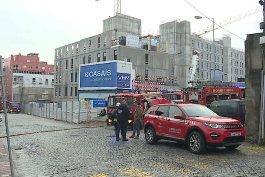 Polícia Judiciária investiga causas do incêndio em antiga fábrica no centro de Braga