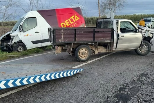 Colisão em Campo Maior provoca ferido grave e corta trânsito na EN371