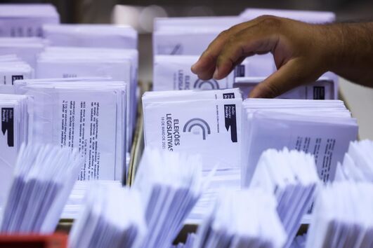 Nas legislativas de 2025, a AD reforçou a maioria.  A grande surpresa foi o Chega, que tem hoje 60 deputados. O PS continuou a cair 