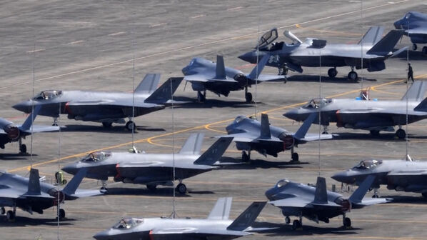 EUA enviam mais caças e drones para as Caraíbas num momento em que aumenta tensão com a Venezuela