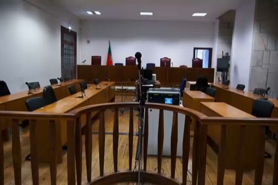 Emoçoes fortes no arranque do julgamento de Fernando Silva