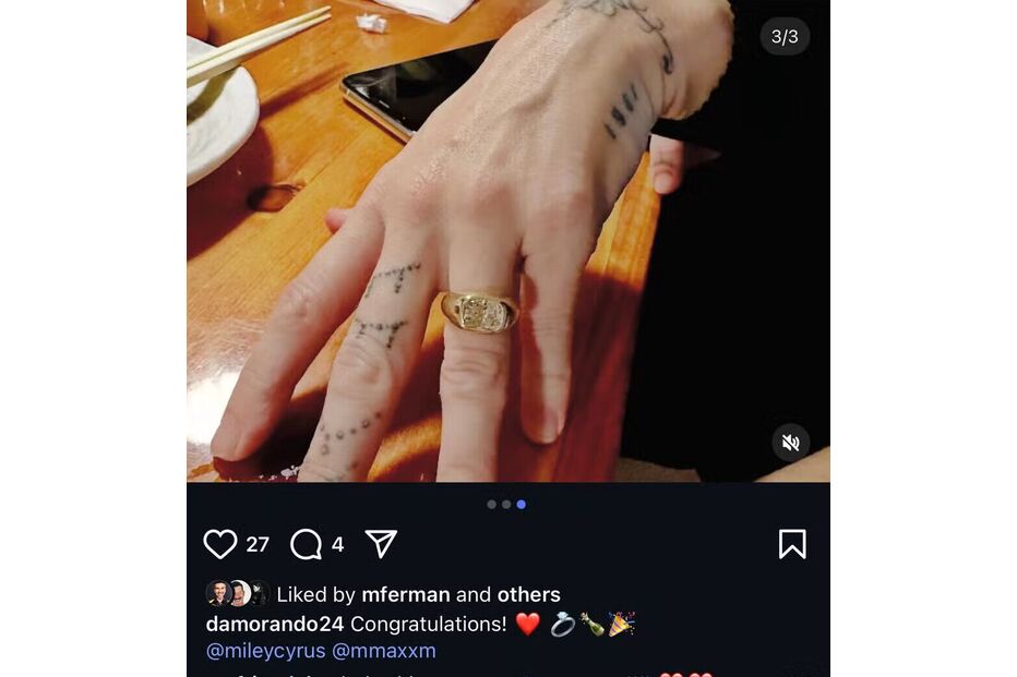 Miley Cyrus recebe felicitações pelo noivado com Maxx Morando.
