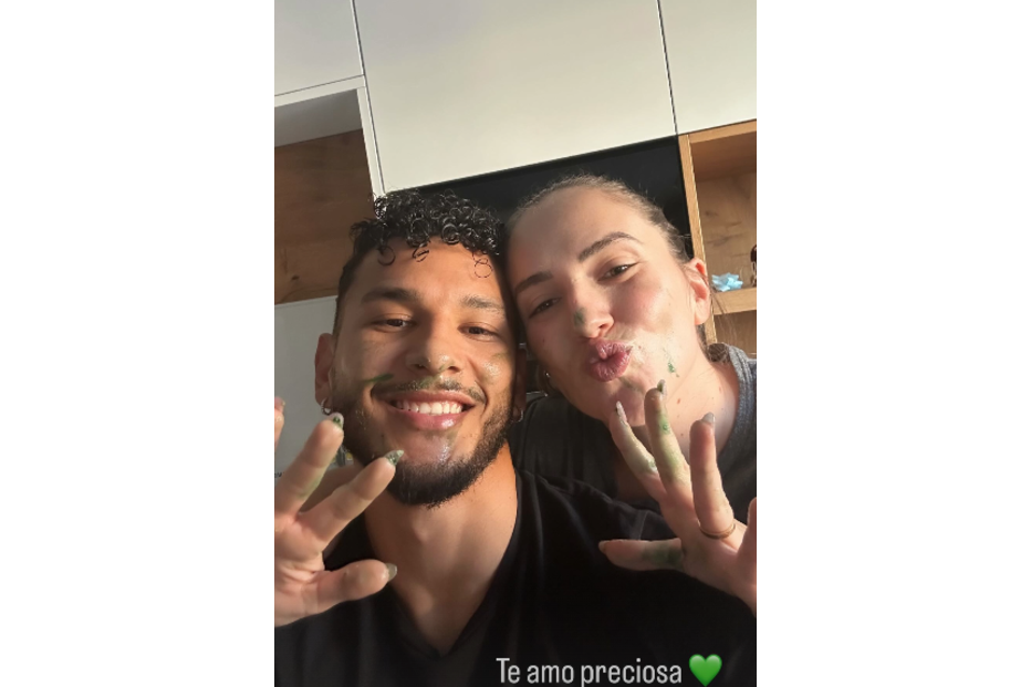 Declaração de amor de Sofía Balbi a Luis Suárez num dia especial.
