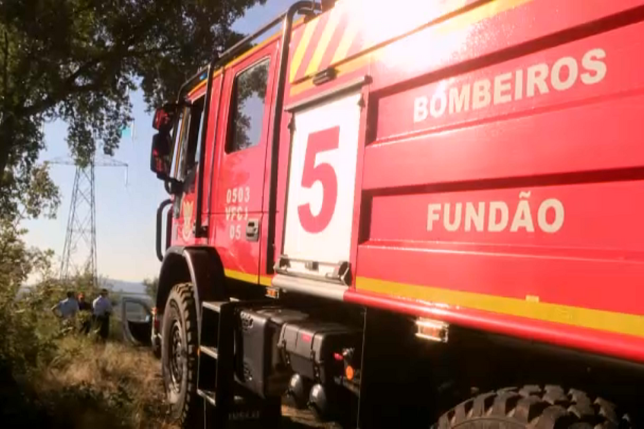 Detenção de onze bombeiros pela violação de colega levou a outras denúncias