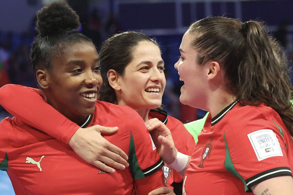 Jogadoras portuguesas festejam frente à Argentina