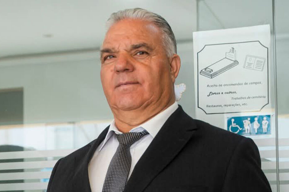 Agente funerário de Castelo Branco põe defunto ao volante para safar multa de velocidade