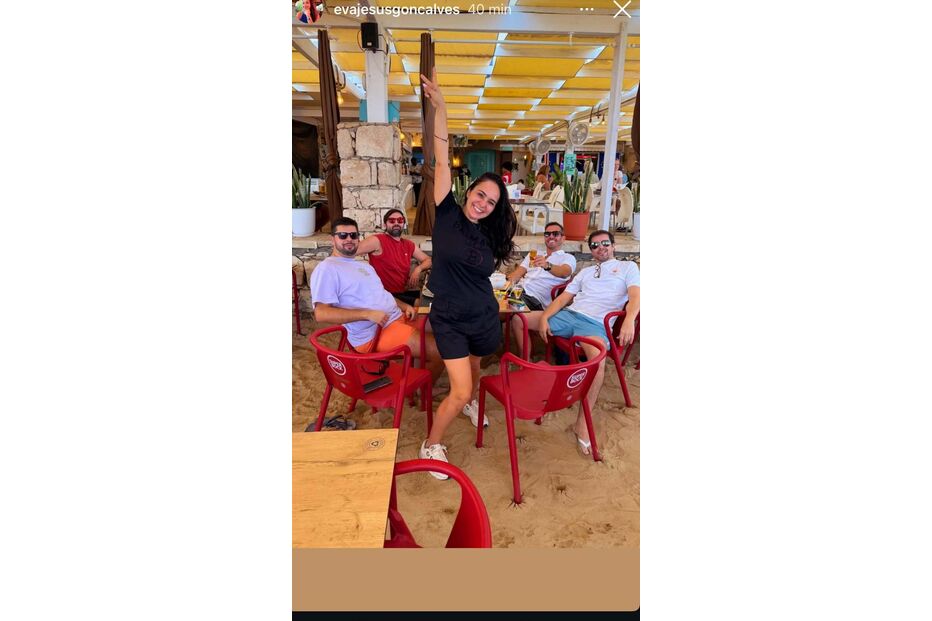 Manuel Marques e Beatriz Barosa desfrutam de momentos de lazer com amigos