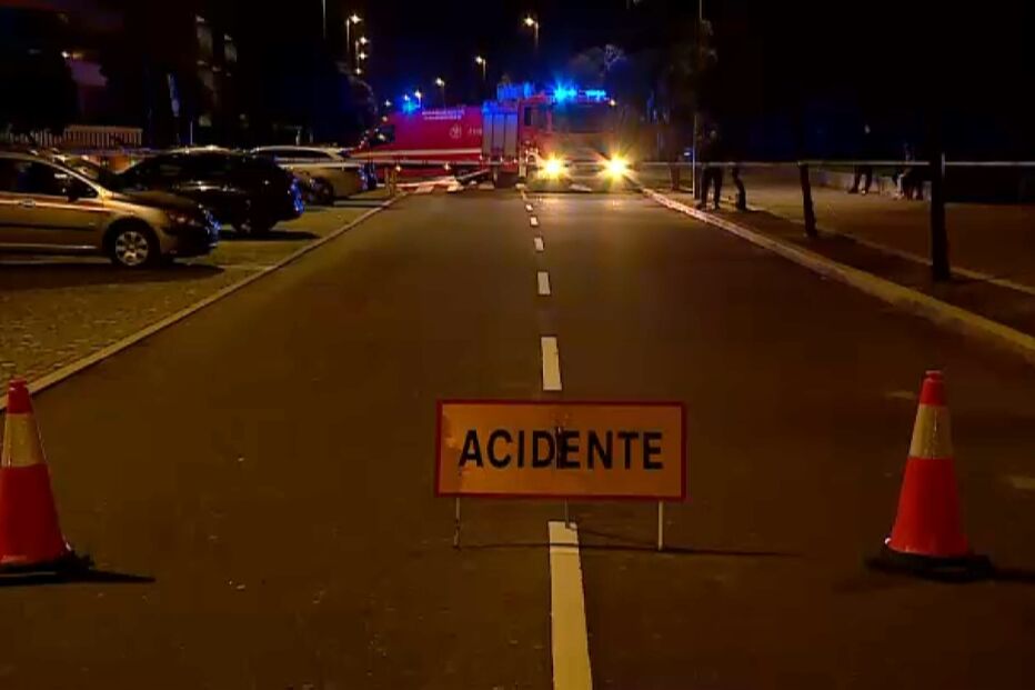 Acidente em Vila Nova de Gaia faz um morto. Bombeiros no local