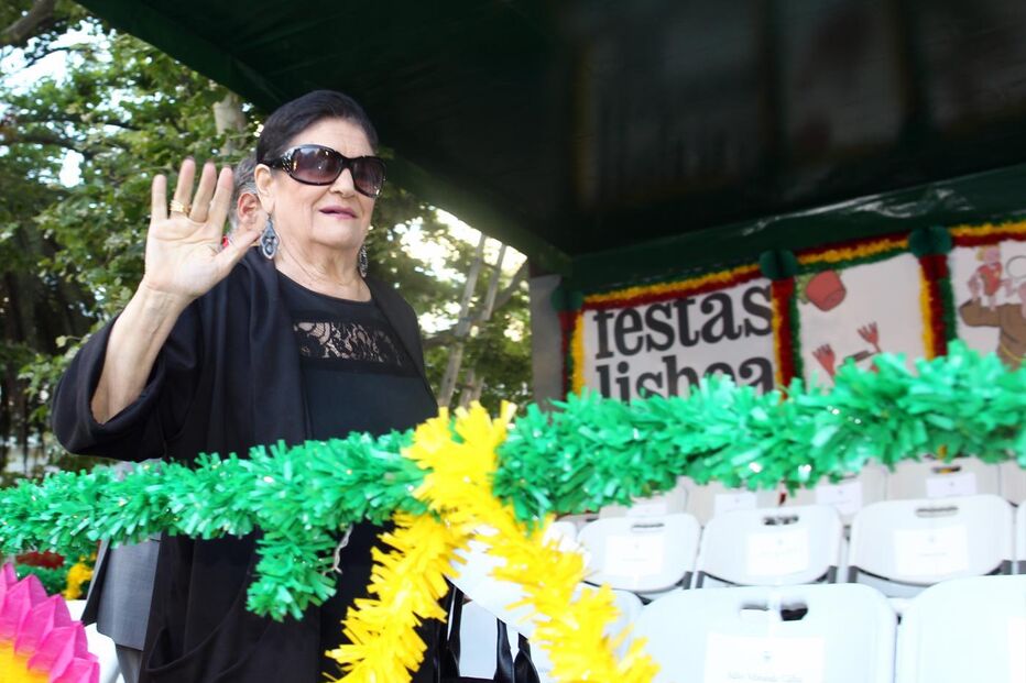 Anita Guerreiro nas Festas de Lisboa saúda o público