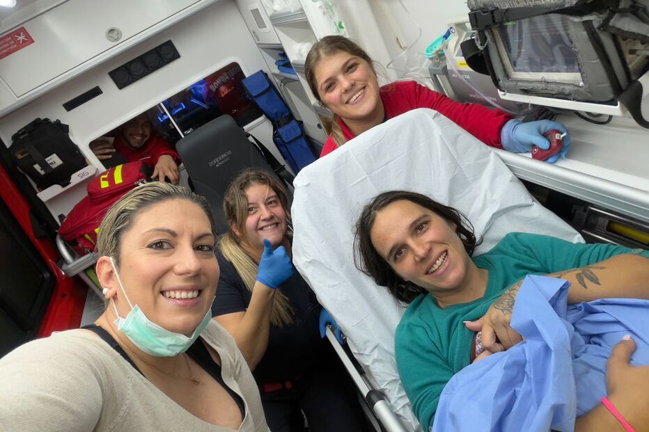 Bebé nasce em ambulância dos Bombeiros Voluntários de Sacavém