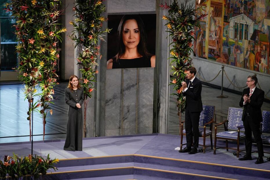 Ana Corina Machado recebe o Nobel da Paz em nome da mãe, María Corina Machado, em Oslo