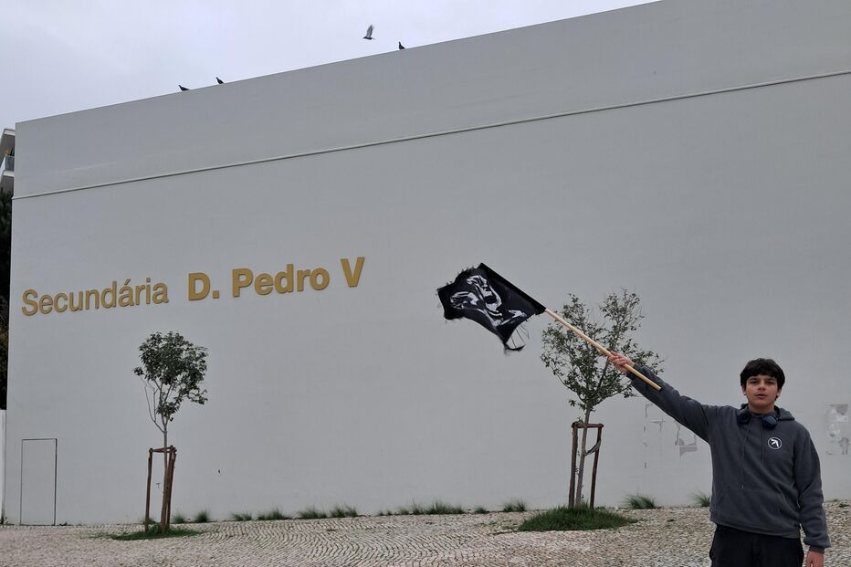Estudantes juntam-se à greve geral em protesto