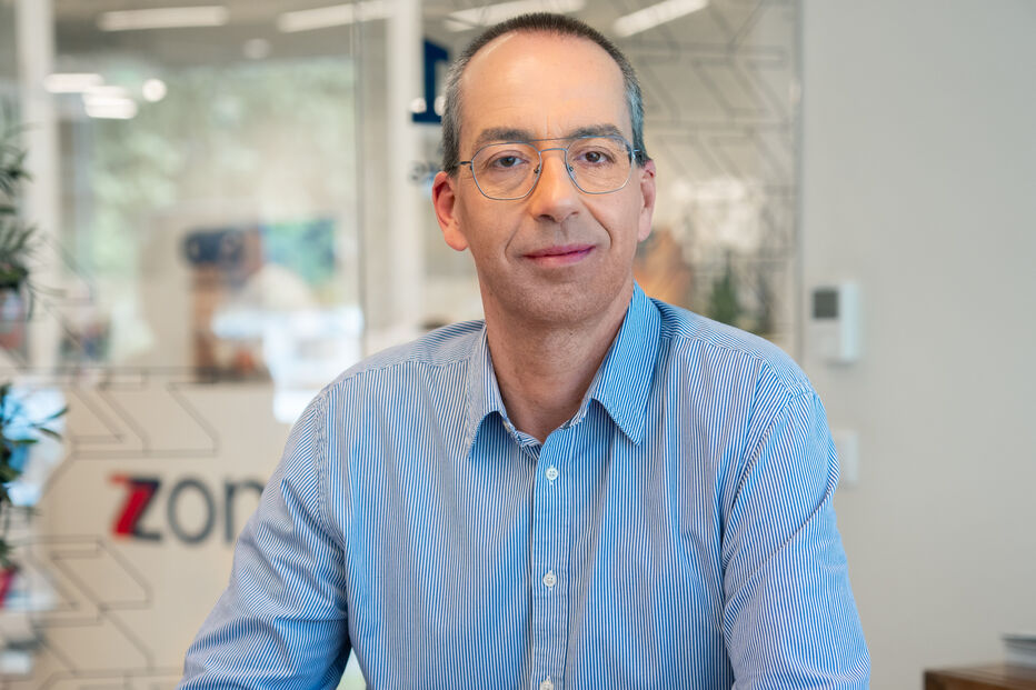 C-Studio CARLOS-SANTOS-CEO-ZOME-1 (1).jpg